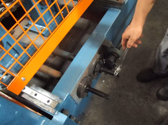 Máquina formadora de rolos de terça C personalizada popular Máquina de bandeja de cabos C Máquina formadora de rolos com estrutura de aço C Preço de fábrica da máquina com ISO9001/Ce/SGS/Soncap